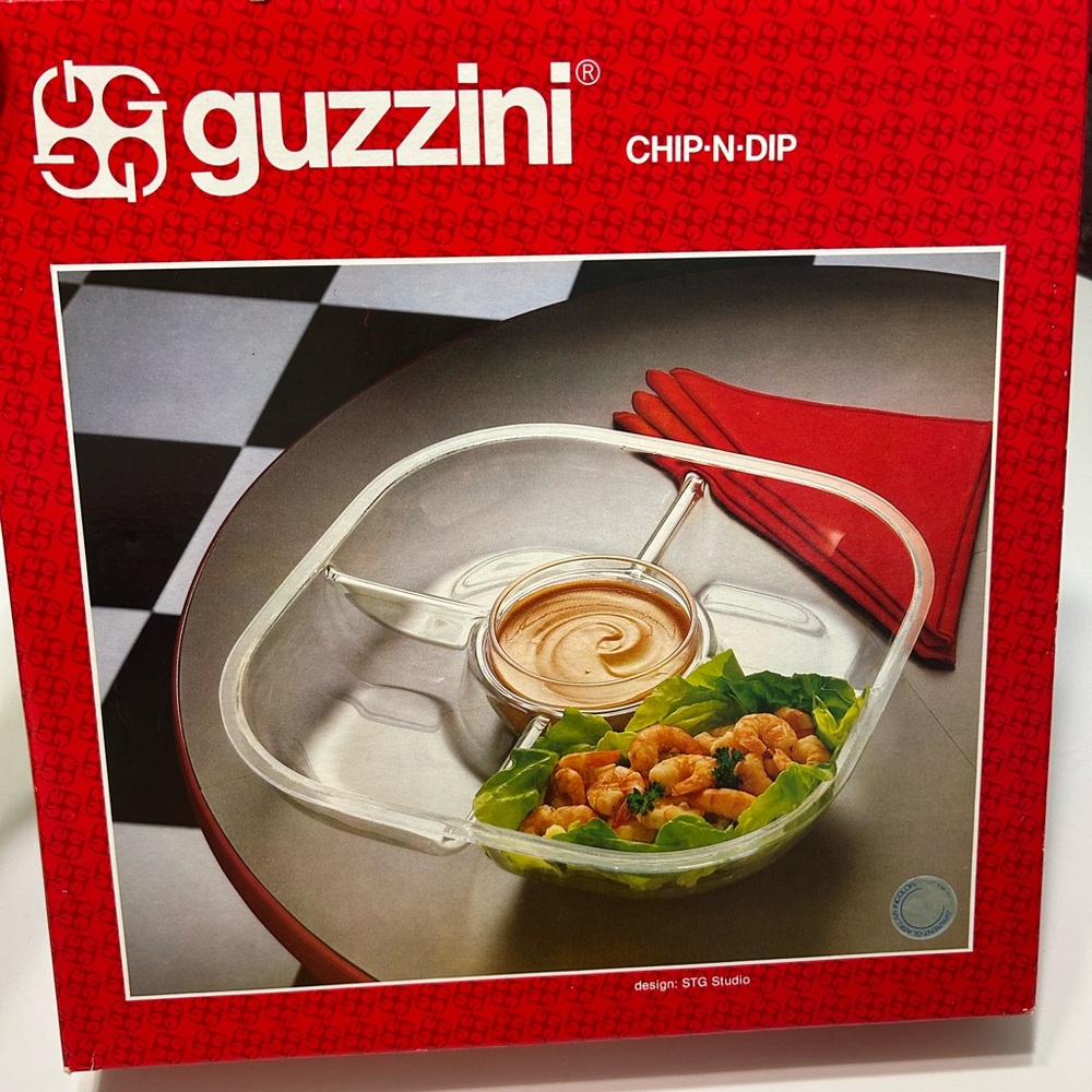 Vintage NIB Guzzini Italy lucite chip-N-dip party platter dish